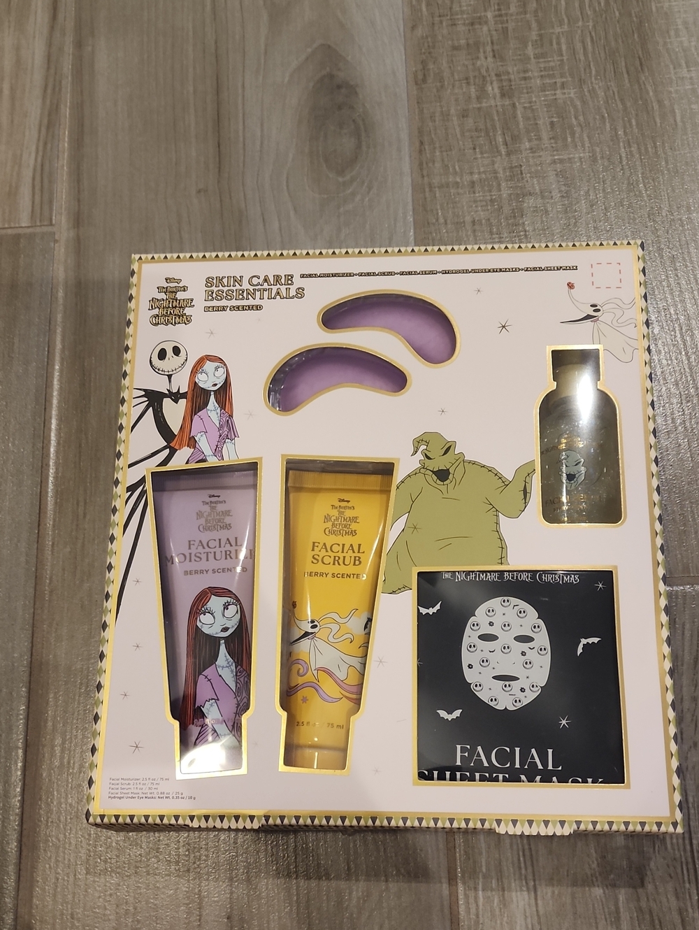 NWT The Nightmare Before Christmas 5 Piece Skin Care Essential Set